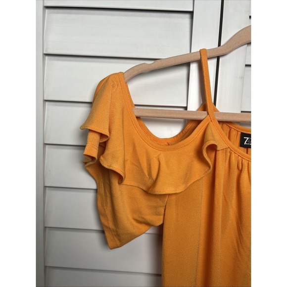 New York & Company Cold Shoulder Ruched Top Size Medium Orange NWT - Picture 4 of 8